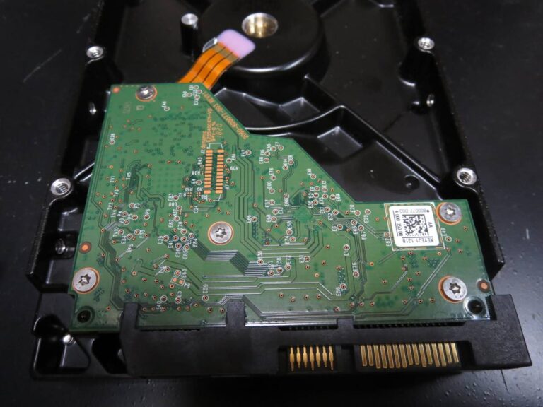 WD20EZAZの通電しない・認識しない・動作音がない状態からのデータ復旧｜基板障害の修理事例
