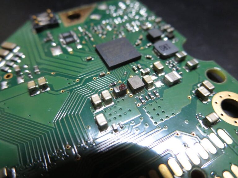 WD40EZRZの通電しない・認識しない・動作音がない状態からのデータ復旧｜基板障害の修理事例